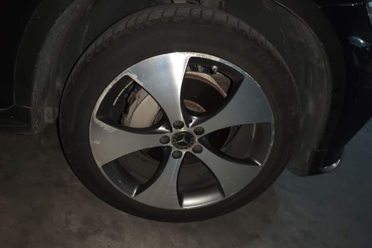 Used Mercedes-Benz GLC 2017 GLC 300 4MATIC Luxury Model Right Front Wheel Hub