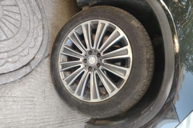Used Mercedes-Benz GLC 2017 GLC 200 4MATIC Right Front Wheel Hub