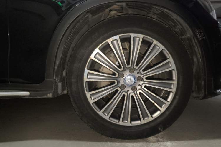 Used Mercedes-Benz GLC 2017 GLC 260 4MATIC Luxury Model Right Front Wheel Hub