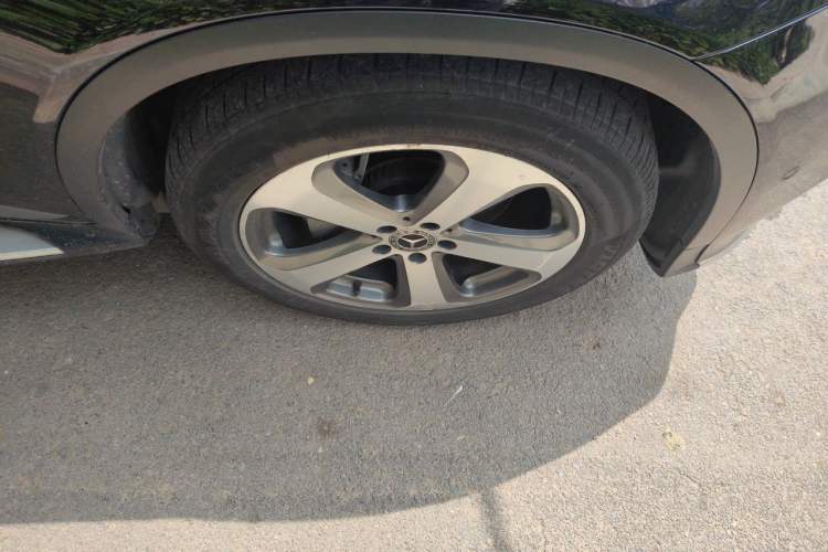 Used Mercedes-Benz GLC 2017 GLC 260 4MATIC Luxury Model Right Front Wheel Hub