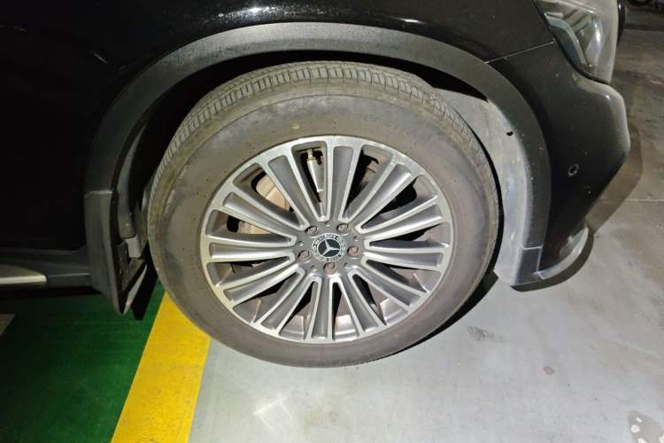 Used Mercedes-Benz GLC 2017 GLC 260 4MATIC Dynamic Edition Right Front Wheel Hub