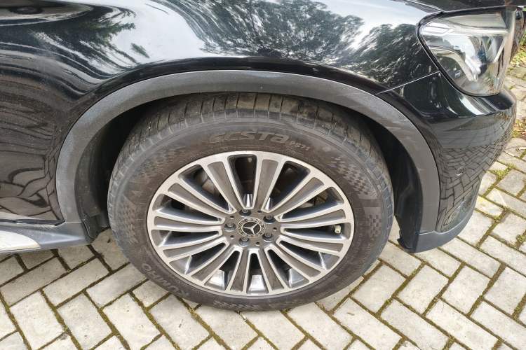 Used Mercedes-Benz GLC 2017 GLC 200 4MATIC Right Front Wheel Hub