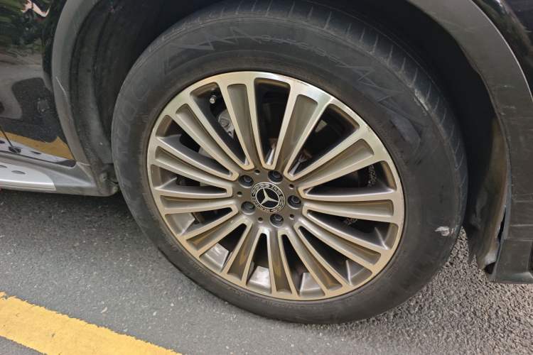 Used Mercedes-Benz GLC 2017 GLC 260 4MATIC Dynamic Edition Right Front Wheel Hub