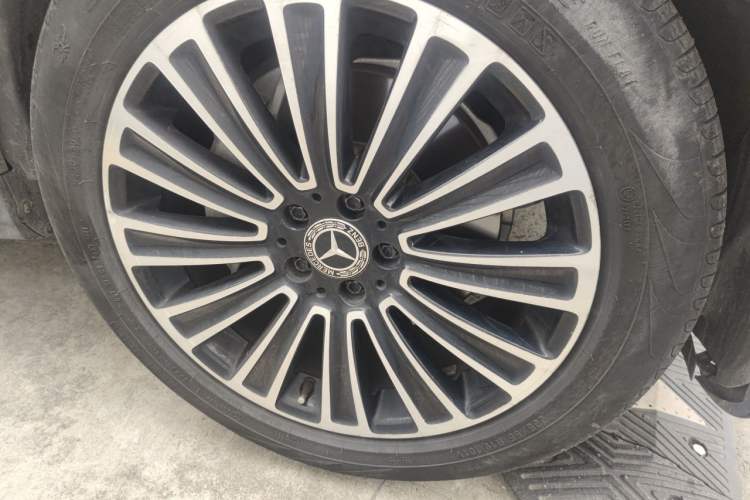 Used Mercedes-Benz GLC 2017 GLC 260 4MATIC Dynamic Edition Right Front Wheel Hub
