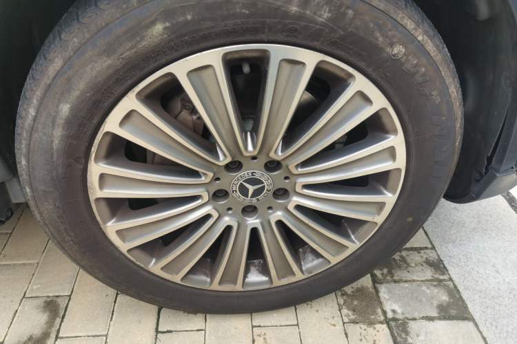 Used Mercedes-Benz GLC 2017 GLC 200 4MATIC Right Front Wheel Hub