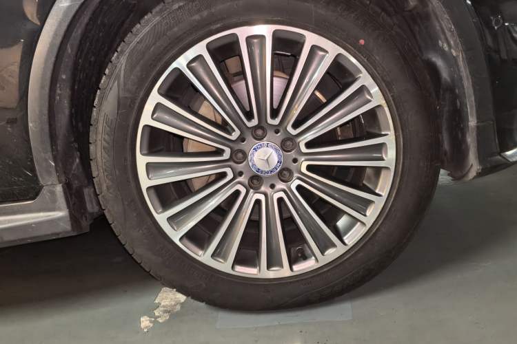 Used Mercedes-Benz GLC 2017 GLC 260 4MATIC Dynamic Edition Right Front Wheel Hub