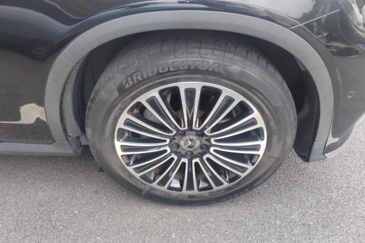 Used Mercedes-Benz GLC 2017 GLC 260 4MATIC Dynamic Edition Right Front Wheel Hub