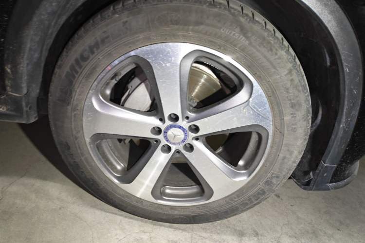 Used Mercedes-Benz GLC 2017 GLC 260 4MATIC Luxury Model Right Front Wheel Hub