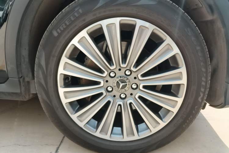Used Mercedes-Benz GLC 2017 GLC 260 4MATIC Dynamic Edition Right Front Wheel Hub