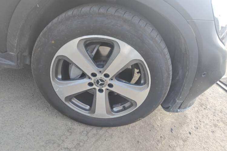 Used Mercedes-Benz GLC 2017 GLC 260 4MATIC Luxury Model Right Front Wheel Hub