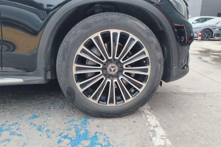 Used Mercedes-Benz GLC 2017 GLC 200 4MATIC Right Front Wheel Hub