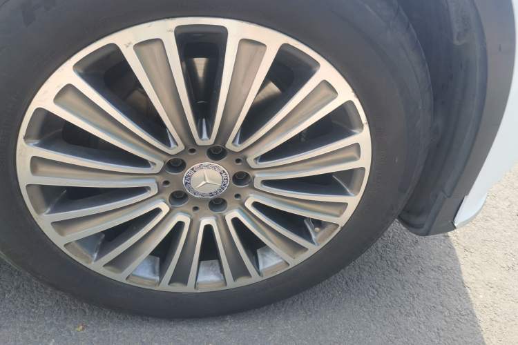 Used Mercedes-Benz GLC 2017 GLC 260 4MATIC Dynamic Edition Right Front Wheel Hub