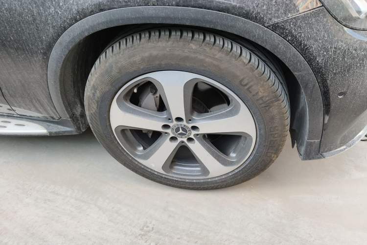 Used Mercedes-Benz GLC 2017 GLC 260 4MATIC Luxury Model Right Front Wheel Hub