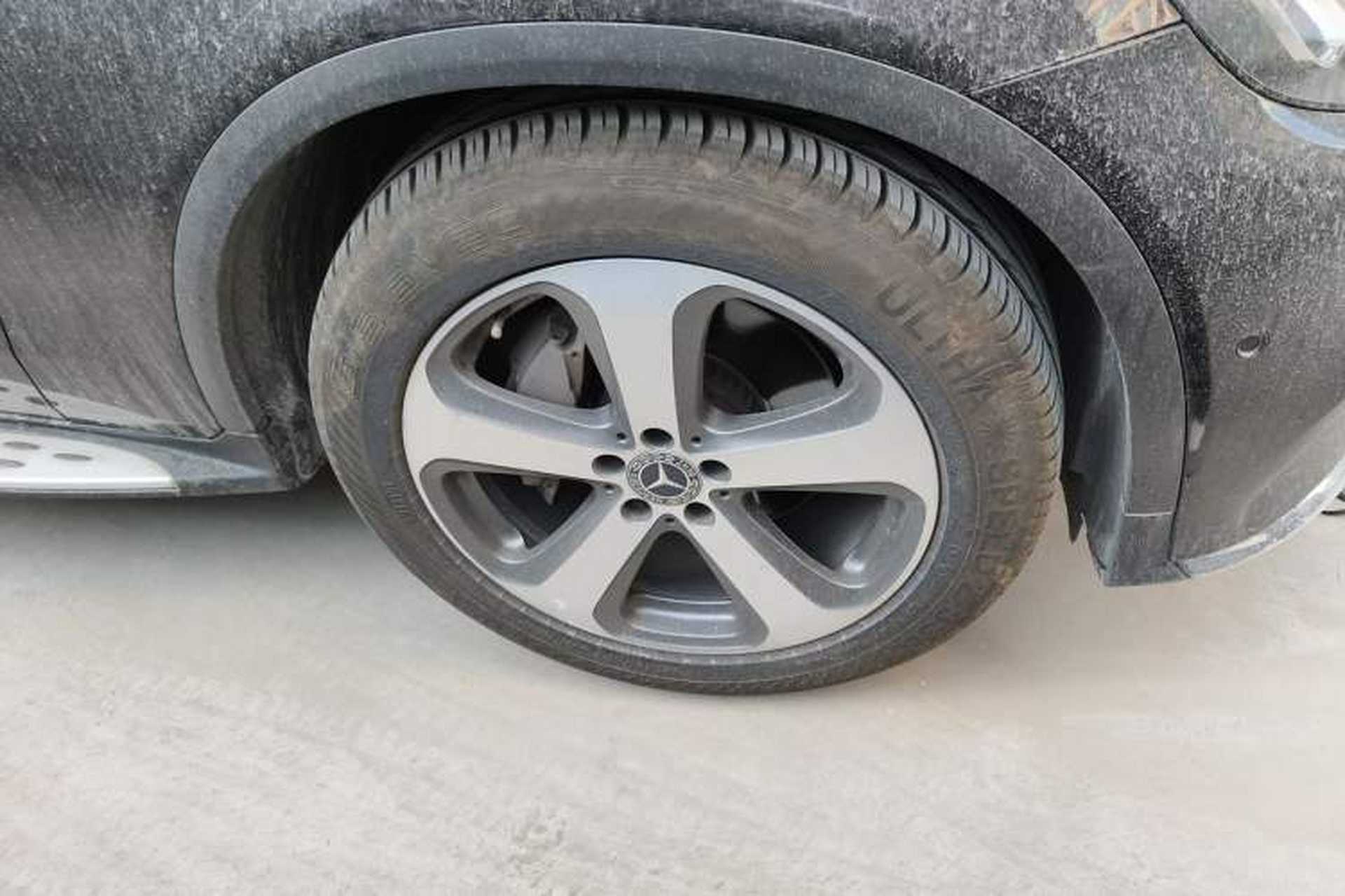 Used Mercedes-Benz GLC 2017 GLC 260 4MATIC Luxury Model Right Front Wheel Hub