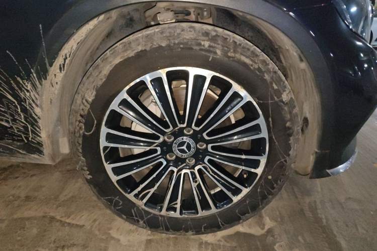 Used Mercedes-Benz GLC 2017 GLC 200 4MATIC Right Front Wheel Hub
