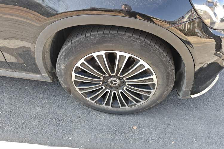 Used Mercedes-Benz GLC 2017 GLC 260 4MATIC Dynamic Edition Right Front Wheel Hub
