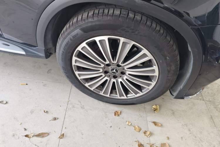 Used Mercedes-Benz GLC 2017 GLC 260 4MATIC Dynamic Edition Right Front Wheel Hub
