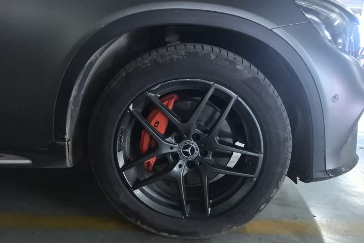 Used Mercedes-Benz GLC 2017 GLC 260 4MATIC Luxury Model Right Front Wheel Hub