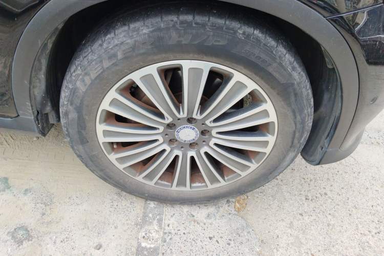 Used Mercedes-Benz GLC 2017 GLC 200 4MATIC Right Front Wheel Hub