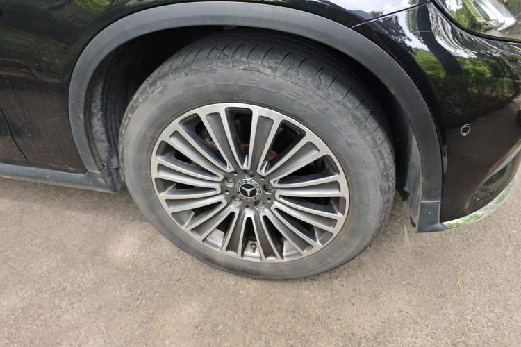 Used Mercedes-Benz GLC 2017 GLC 260 4MATIC Dynamic Edition Right Front Wheel Hub
