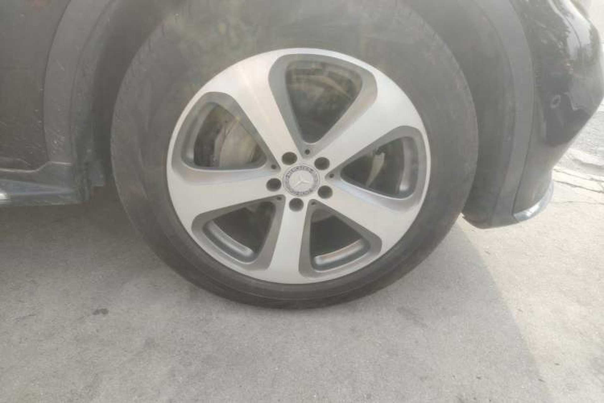 Used Mercedes-Benz GLC 2017 GLC 260 4MATIC Luxury Model Right Front Wheel Hub