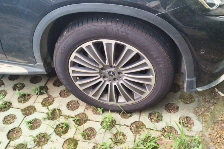 Used Mercedes-Benz GLC 2017 GLC 260 4MATIC Dynamic Edition Right Front Wheel Hub
