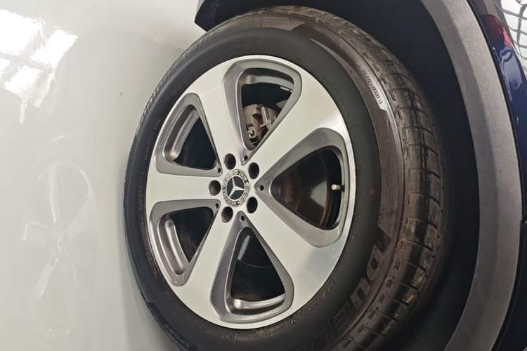 Used Mercedes-Benz GLC 2017 GLC 260 4MATIC Luxury Model Right Rear Wheel Hub
