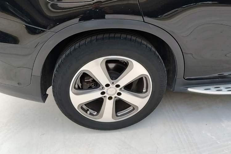 Used Mercedes-Benz GLC 2017 GLC 260 4MATIC Luxury Model Right Rear Wheel Hub