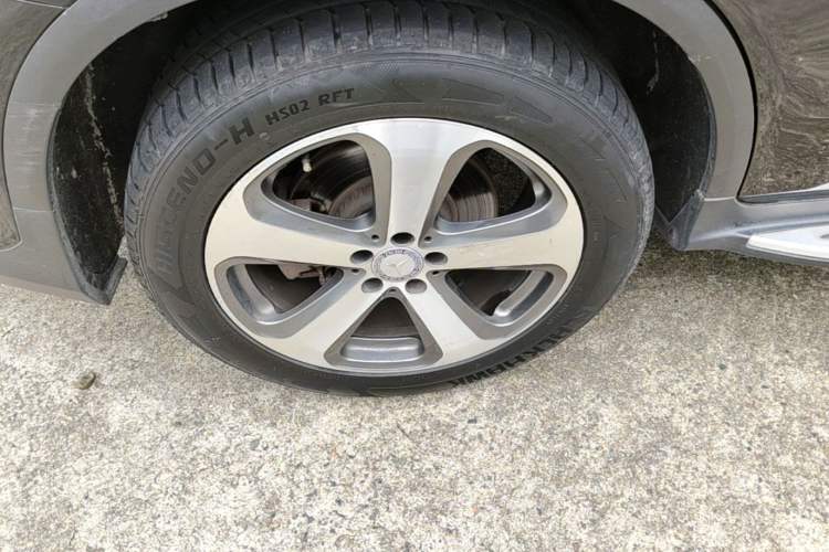 Used Mercedes-Benz GLC 2017 GLC 300 4MATIC Sport Edition Right Rear Wheel Hub