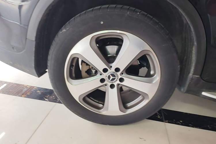 Used Mercedes-Benz GLC 2017 GLC 260 4MATIC Luxury Model Right Rear Wheel Hub