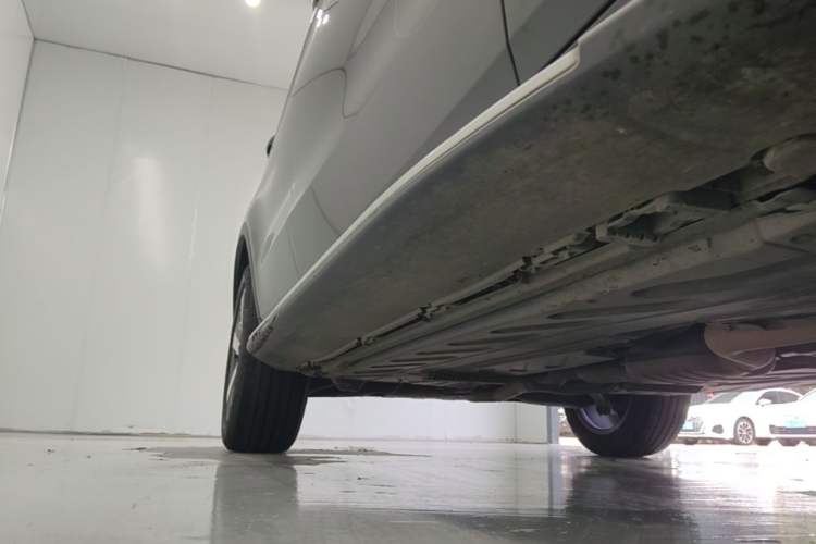 Used Mercedes-Benz GLC 2017 GLC 260 4MATIC Luxury Model Right Side Sill