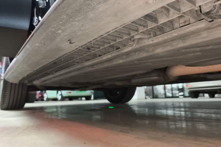 Used Mercedes-Benz GLC 2017 GLC 260 4MATIC Dynamic Edition Right Side Sill