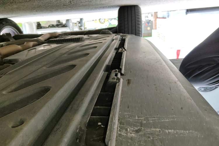 Used Mercedes-Benz GLC 2017 GLC 300 4MATIC Sport Edition Right Side Sill