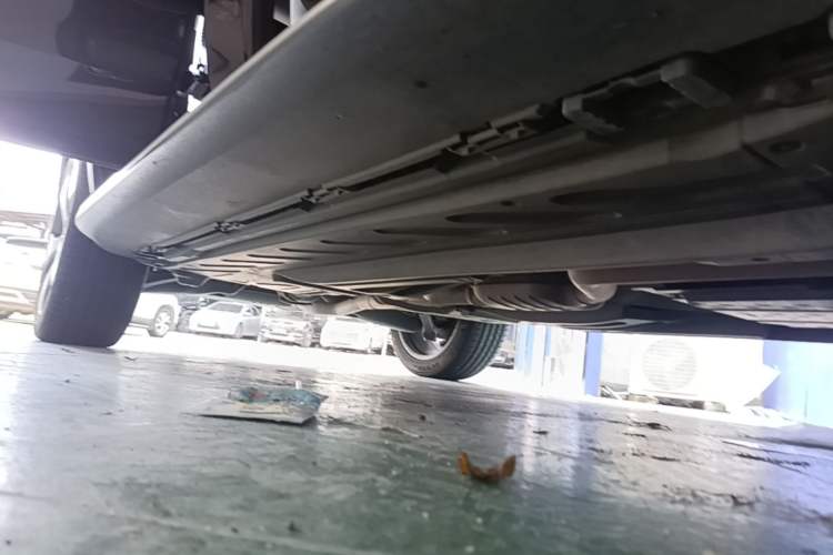 Used Mercedes-Benz GLC 2017 GLC 300 4MATIC Luxury Model Right Side Sill