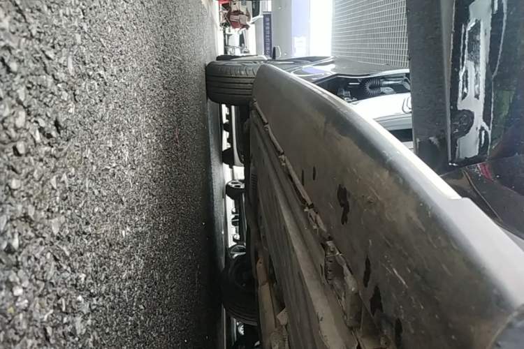 Used Mercedes-Benz GLC 2017 GLC 260 4MATIC Dynamic Edition Right Side Sill