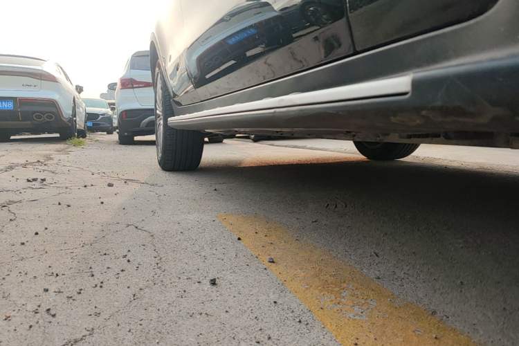 Used Mercedes-Benz GLC 2017 GLC 260 4MATIC Dynamic Edition Right Side Sill