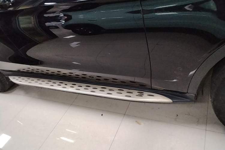 Used Mercedes-Benz GLC 2017 GLC 260 4MATIC Dynamic Edition Right Side Sill