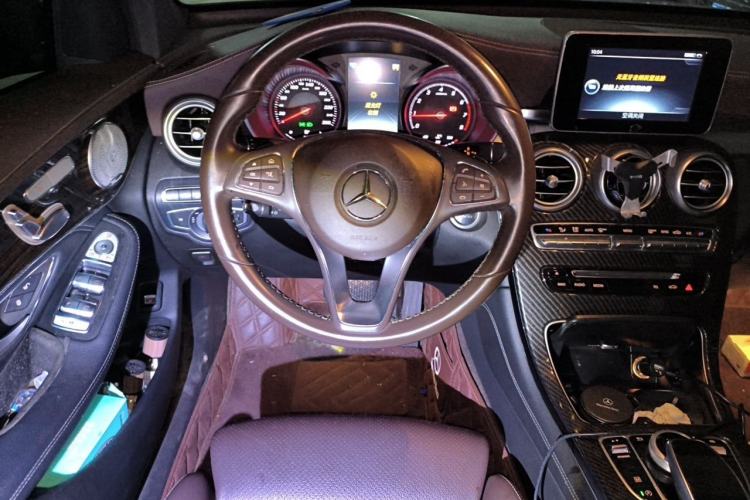 Used Mercedes-Benz GLC 2017 GLC 260 4MATIC Luxury Model Steering Wheel