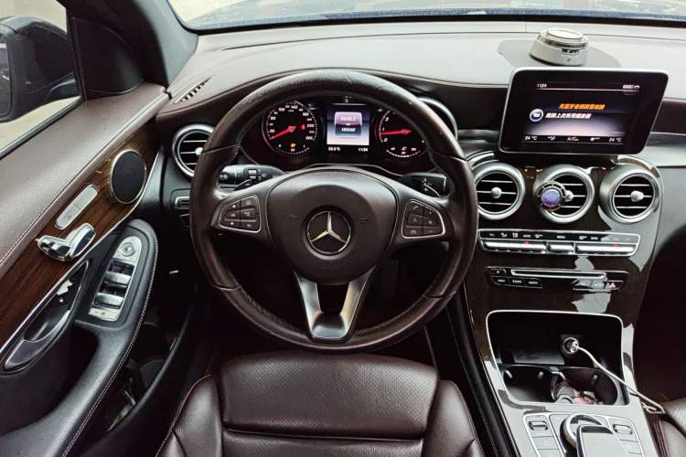 Used Mercedes-Benz GLC 2017 GLC 260 4MATIC Dynamic Edition Steering Wheel