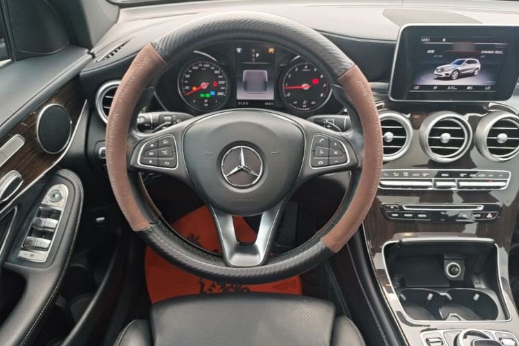 Used Mercedes-Benz GLC 2017 GLC 260 4MATIC Dynamic Edition Steering Wheel