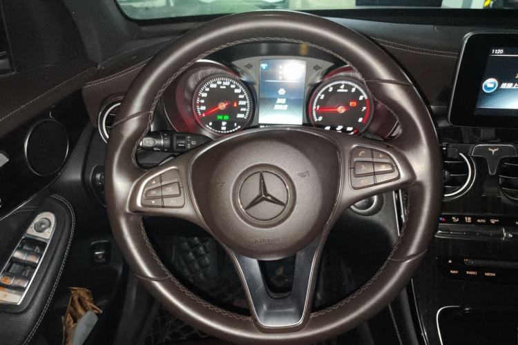 Used Mercedes-Benz GLC 2017 GLC 260 4MATIC Dynamic Edition Steering Wheel