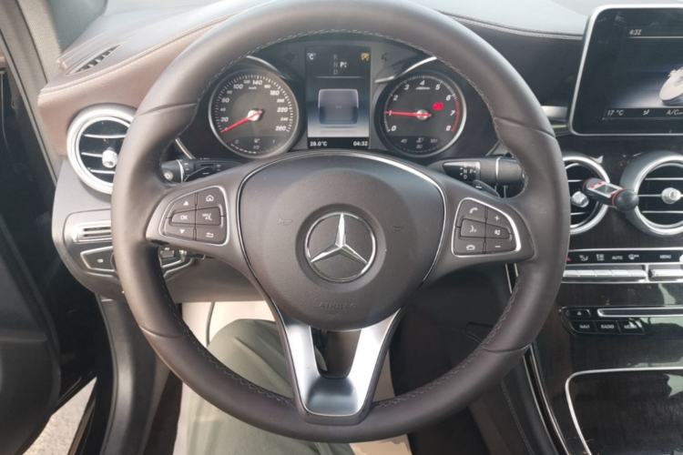 Used Mercedes-Benz GLC 2017 GLC 260 4MATIC Dynamic Edition Steering Wheel