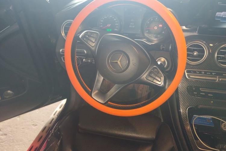 Used Mercedes-Benz GLC 2017 GLC 260 4MATIC Luxury Model Steering Wheel