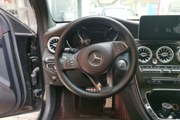 Used Mercedes-Benz GLC 2017 GLC 260 4MATIC Dynamic Edition Steering Wheel