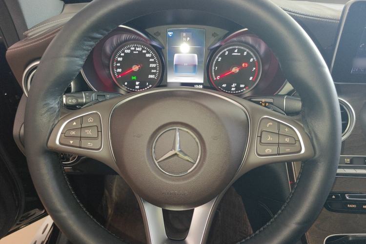 Used Mercedes-Benz GLC 2017 GLC 300 4MATIC Sport Edition Steering Wheel
