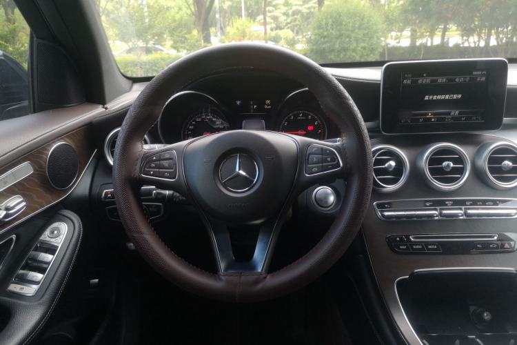 Used Mercedes-Benz GLC 2017 GLC 300 4MATIC Sport Edition Steering Wheel