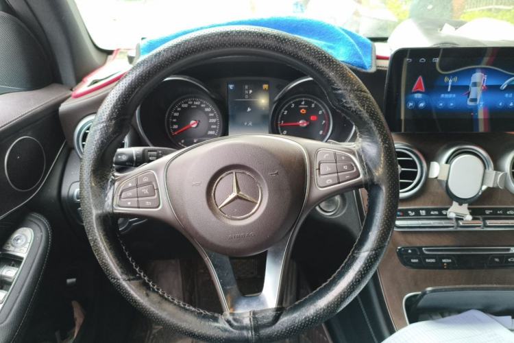 Used Mercedes-Benz GLC 2017 GLC 300 4MATIC Sport Edition Steering Wheel
