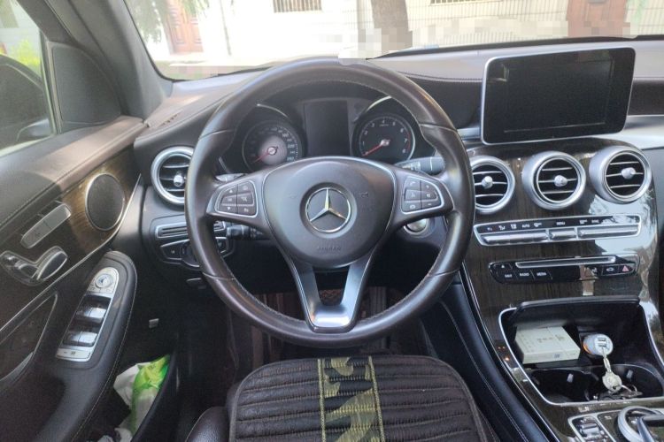Used Mercedes-Benz GLC 2017 GLC 260 4MATIC Dynamic Edition Steering Wheel
