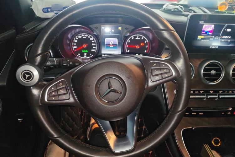 Used Mercedes-Benz GLC 2017 GLC 300 4MATIC Sport Edition Steering Wheel