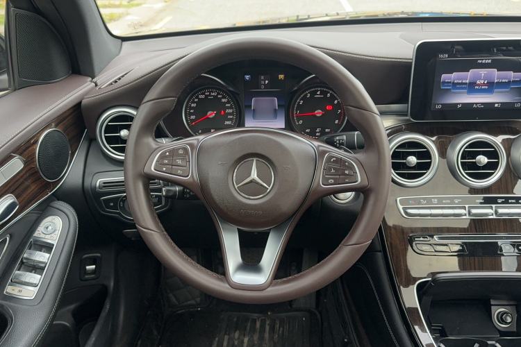 Used Mercedes-Benz GLC 2017 GLC 260 4MATIC Dynamic Edition Steering Wheel